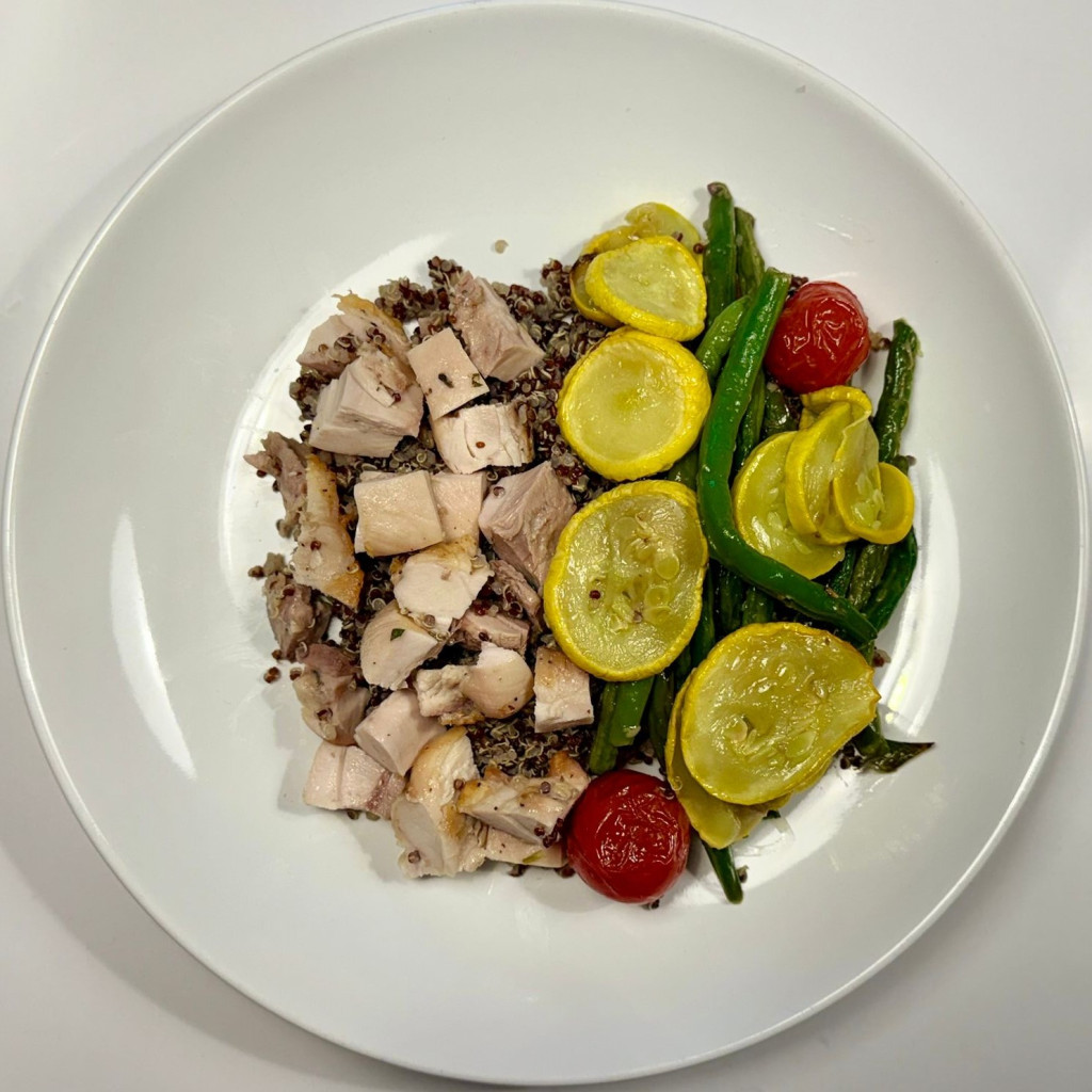 Munroe's Meals: Lemon Herb Chicken Quinoa Bowl