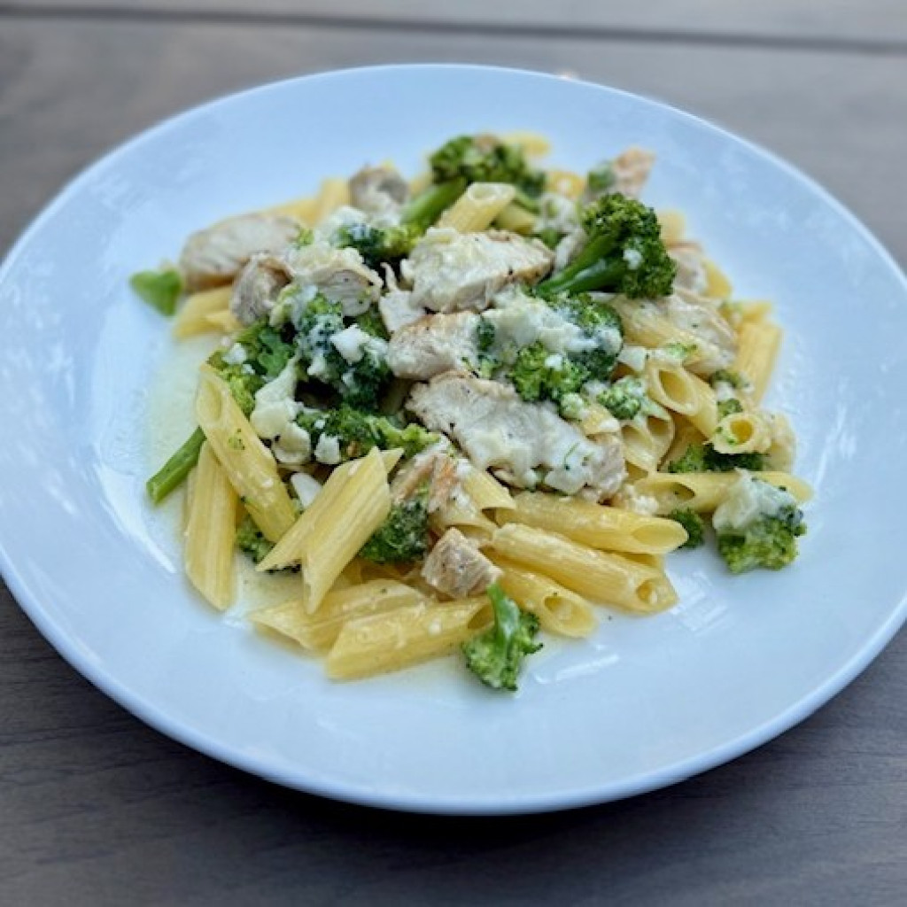 Munroe's Meals: Chicken & Broccoli Ziti